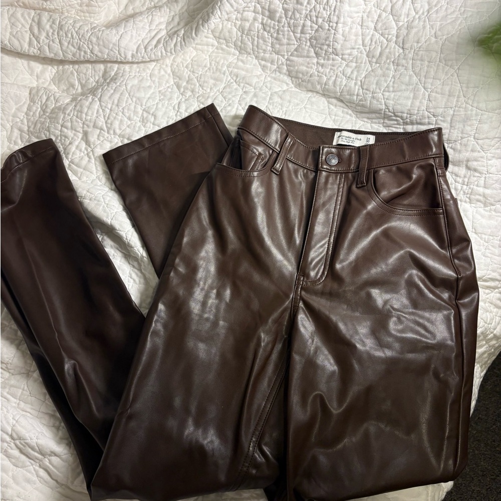 The 90’s Straight Ultra High rise curve love Faux Leather Pants